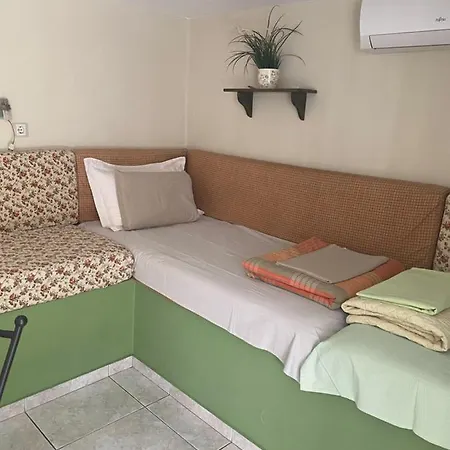 Small Garden Apartmán Kavala