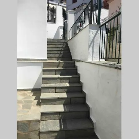 Small Garden アパート