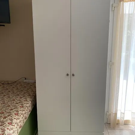 アパート Small Garden カヴァラ