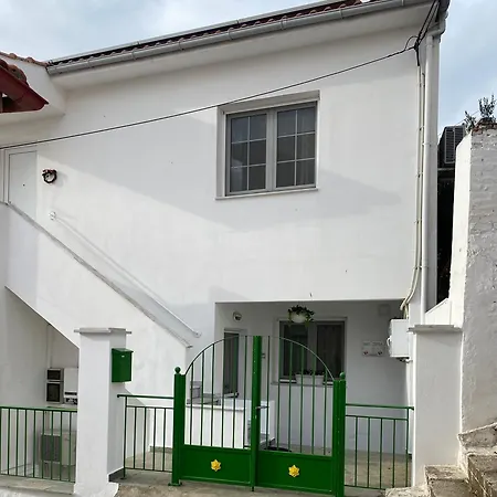 Apartment Small Garden Kavala